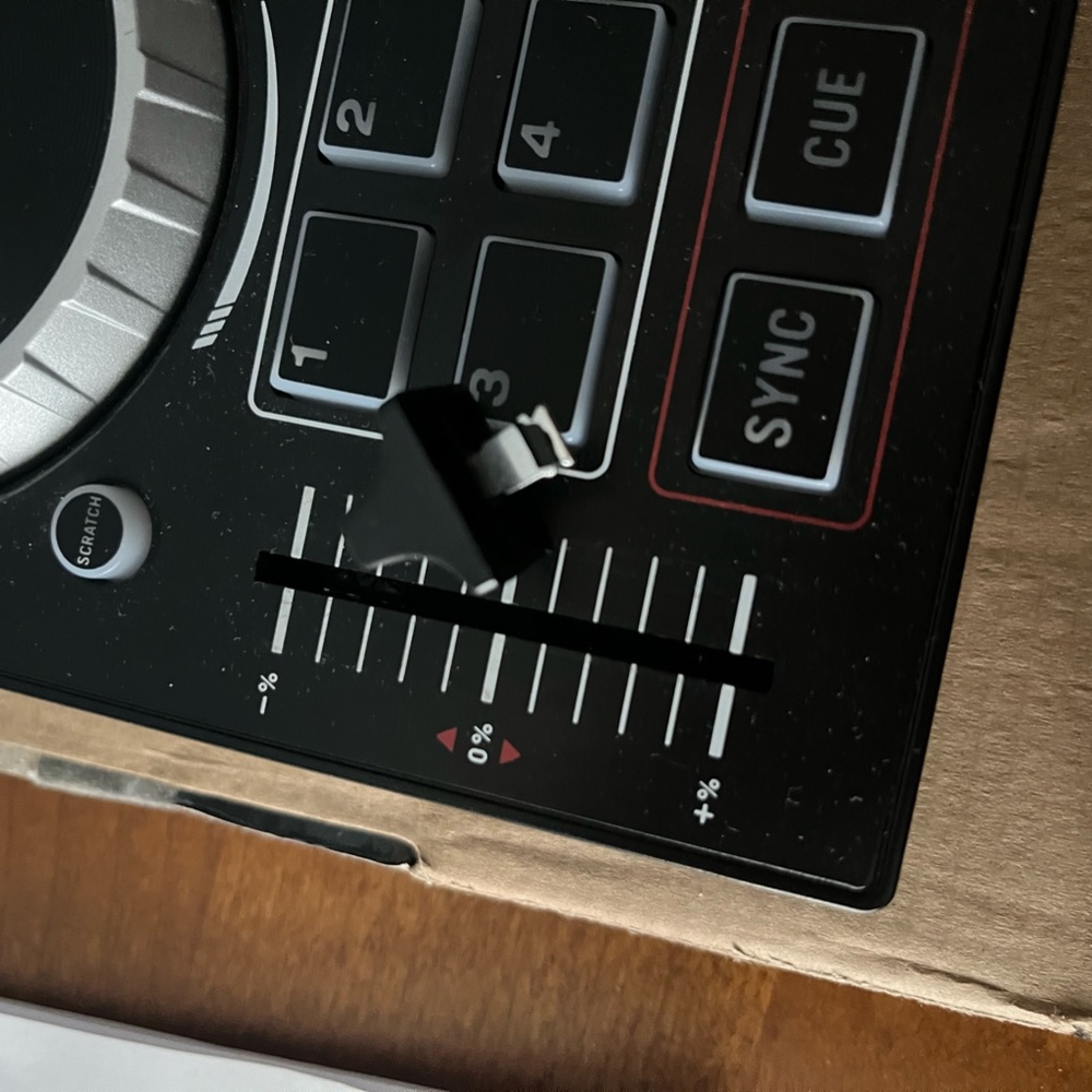 numark dj controller - Picture 4 of 4